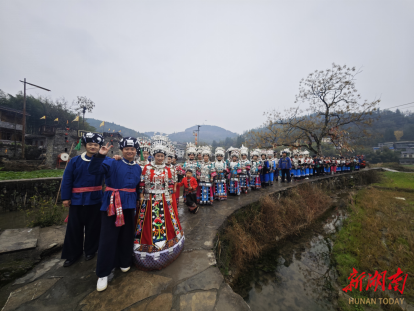 璀璨土家苗寨@湖南日报深度尊龙凯时app平台湘西银饰(图5)